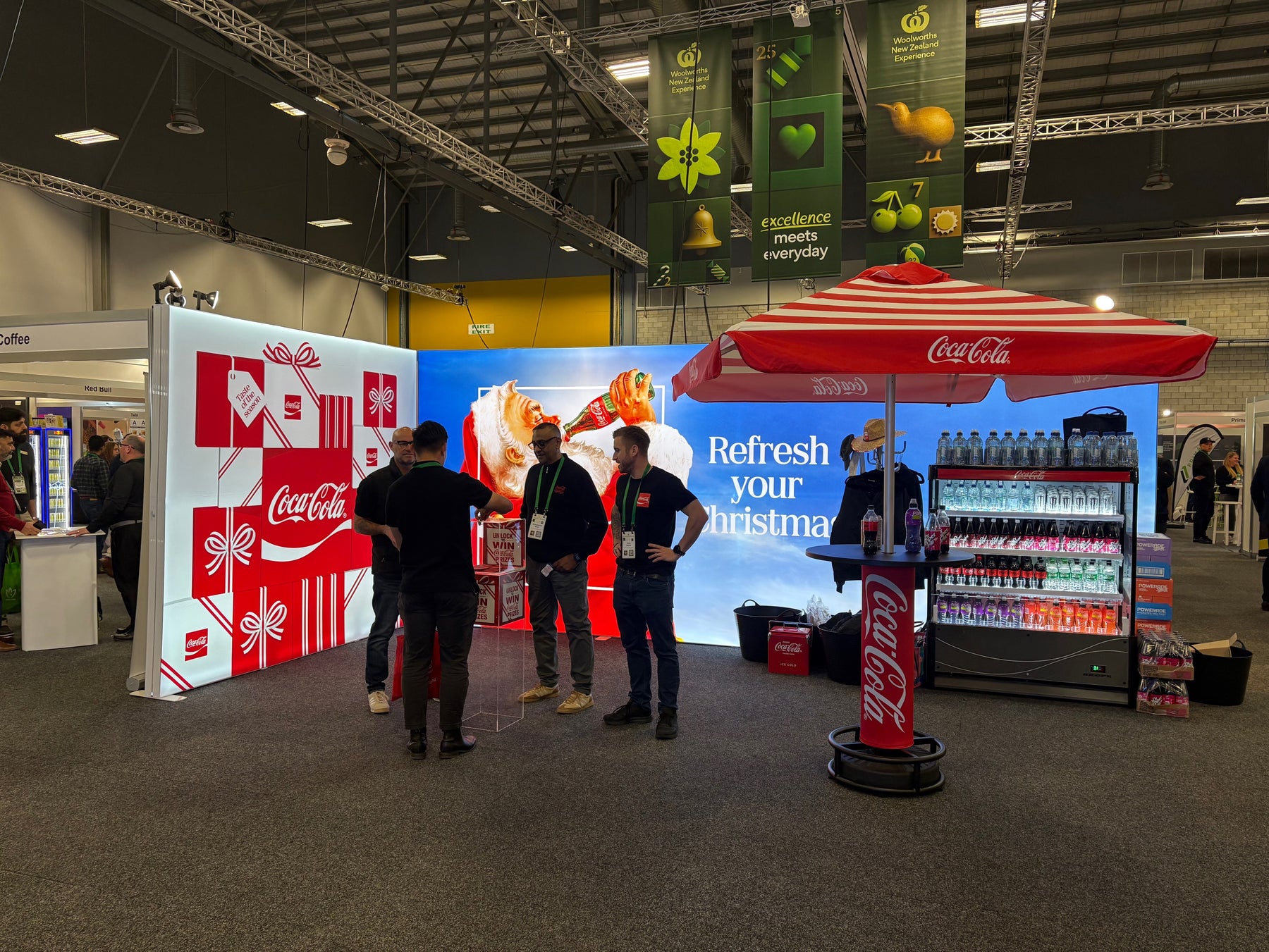 How to Stand Out at Home Shows with Illuminated Feature Walls: A NZ Guide to Lighting and SEG Displays